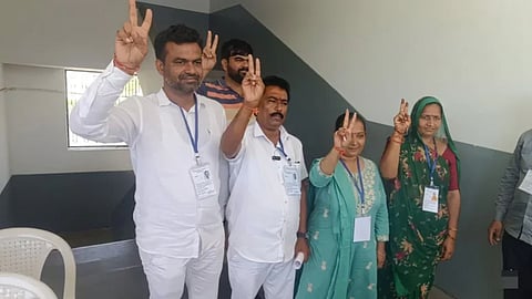 குஜராத் உள்ளாட்சித் தேர்தல்: அலுவலக உதவியாளர் வெற்றி; முன்னாள் ஐபிஎஸ் அதிகாரி தோல்வி