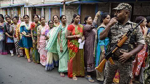 மேற்கு வங்க தேர்தல்: காலை 11 மணி நிலவரப்படி 39.97% வாக்குப் பதிவு