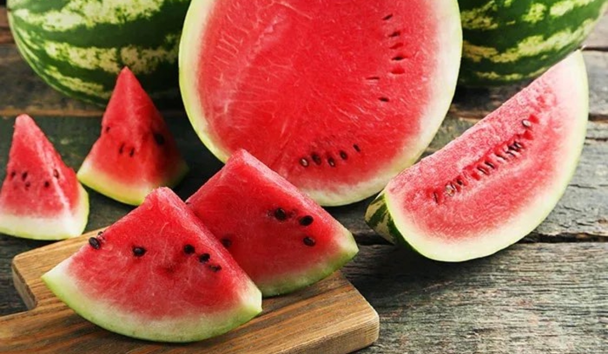 4 பேர் உயிரிழந்த நிலையில் நவி மும்பையில் தர்பூசணி விலை கடும் வீழ்ச்சி