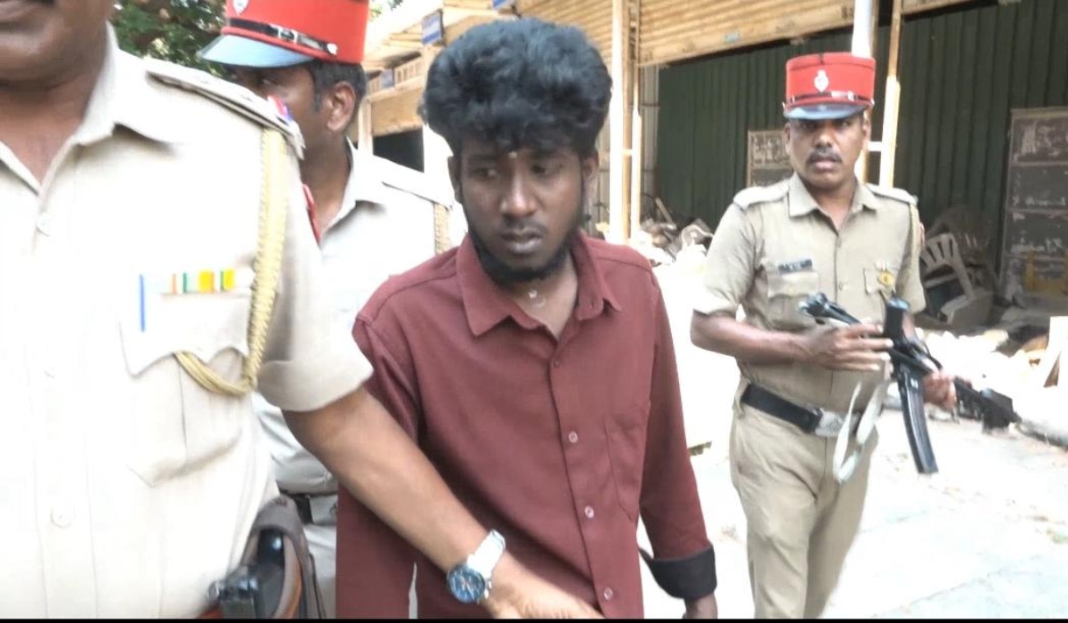 குற்றவாளி கருணாஸ்