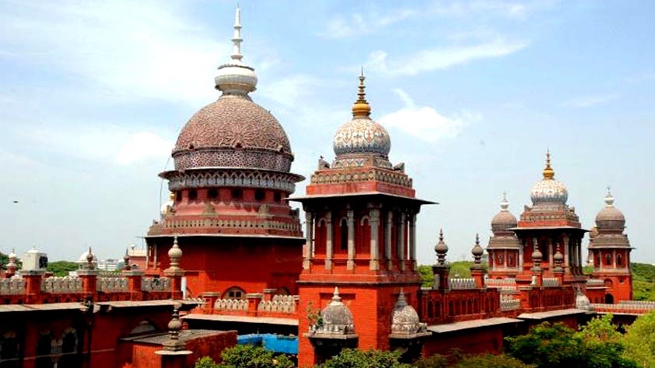 3-வது பிரசவத்துக்கு 12 வாரங்கள் விடுப்பு வழங்கும் அரசாணை உச்ச நீதிமன்ற தீர்ப்புகளுக்கு எதிரானது: ஐகோர்ட்