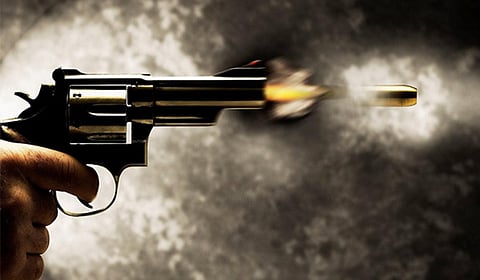 முகத்தில் கேக் பூசியதால் ஏற்பட்ட தகராறில் 3 பேரை கொலை செய்தவர் என்கவுன்ட்டரில் உயிரிழப்பு