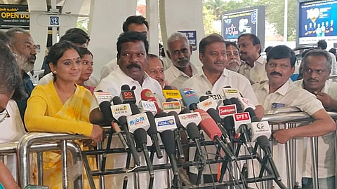கோவை விமான நிலையத்தில் செய்தியாளர்களிடம் பேசிய செல்வப்பெருந்தகை.