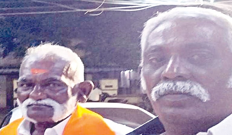 சமூக வலைதளத்தில் போலி வாட்ஸ்அப் குழு ஆரம்பித்து பெண்கள் குறித்து அவதூறு பரப்பிய 2 பேர் கைது