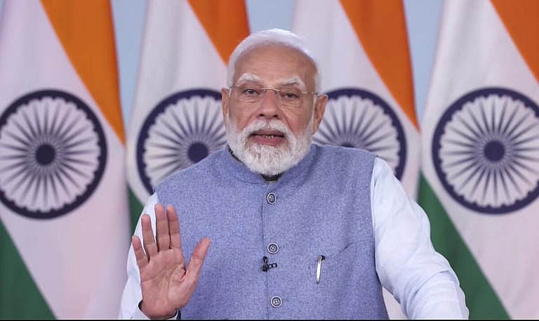 ‘அரசியலமைப்பு கடமைகளை நிறைவேற்றுவீர்’ - குடிமக்களுக்கு பிரதமர் மோடி கடிதம்