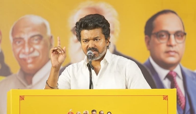 “அரசியலமைப்பின் மாண்பை காக்க உறுதியேற்போம்” - விஜய்