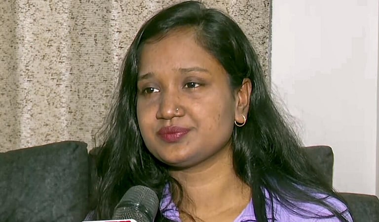 ‘அஜ்மல் கசாப் துப்பாக்கியால் சுட்டும் தப்பித்தேன்’ - பயங்கரமான இரவை நினைவுகூர்ந்த பெண்