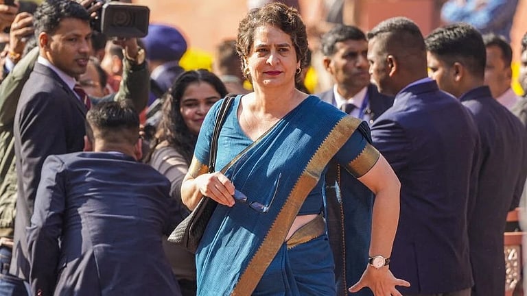 பிரச்சினைகளை எழுப்புவது ‘நாடகம்’ அல்ல - பிரதமர் மோடிக்கு பிரியங்கா காந்தி பதிலடி