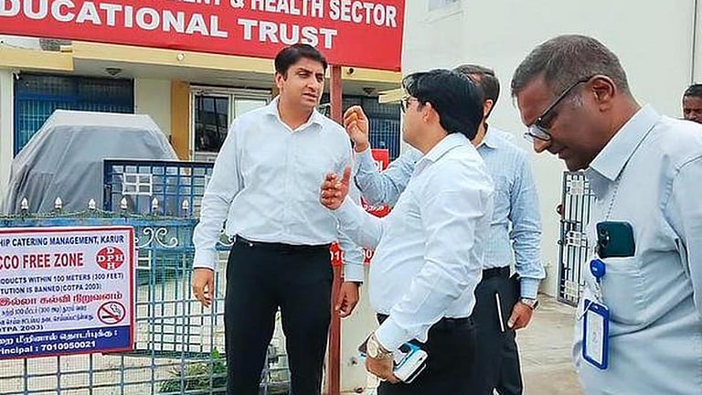 ‘கரூர் நெரிசல் வழக்கை சிபிஐக்கு மாற்றிய உத்தரவை ரத்து செய்க’ - உச்ச நீதிமன்றத்தில் தமிழக அரசு மனு!