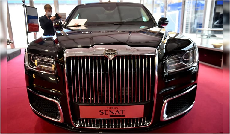 ரஷ்ய அதிபர் புதினின் இந்திய பயணத்துக்காக விமானத்தில் வந்த சொகுசு கார்!