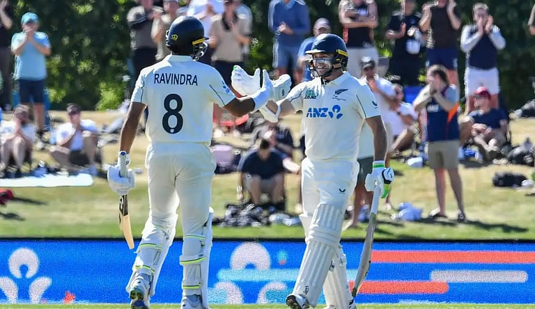 லேதம், ரவீந்திரா சதம் - நியூஸிலாந்து 417 ரன்கள் குவிப்பு