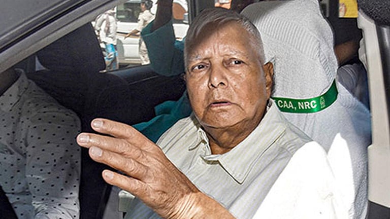 லாலு குடும்பத்தினர் மீதான வழக்கில் குற்றச்சாட்டு பதிவு தள்ளிவைப்பு