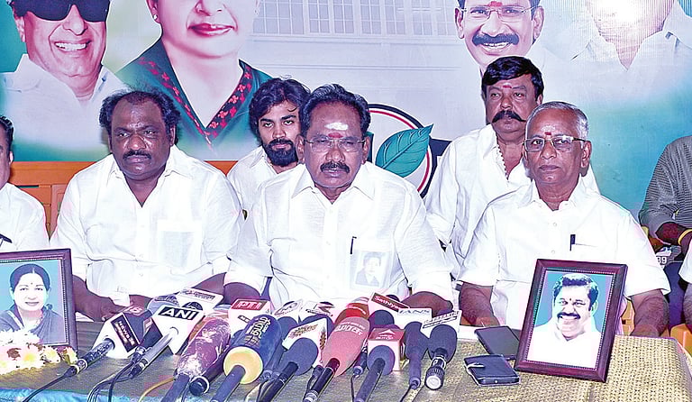 வேட்டியை விட மாட்டோம் - சொல்கிறார் செல்லுர் ராஜூ