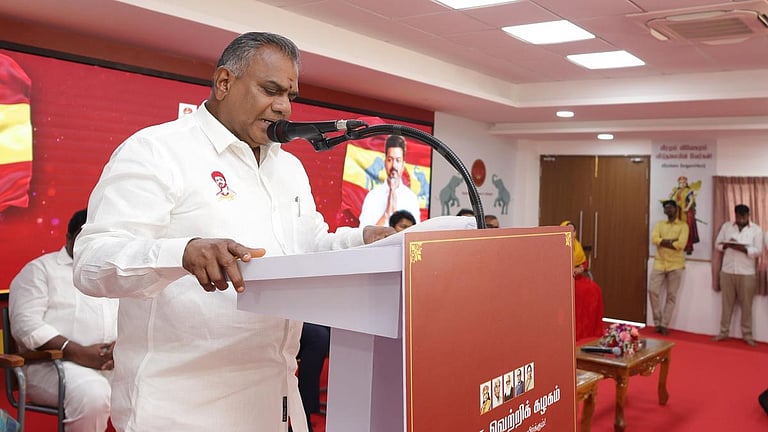 புதுச்சேரி தவெக பொதுக்கூட்டத்தில் தமிழகத்தை சேர்ந்தவர்களுக்கு அனுமதியில்லை: ஆனந்த்