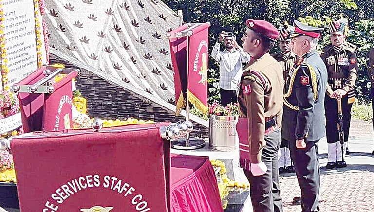 ஜெனரல் பிபின் ராவத் 4-ம் ஆண்டு நினைவு தினம்: ராணுவ அதிகாரிகள் அஞ்சலி