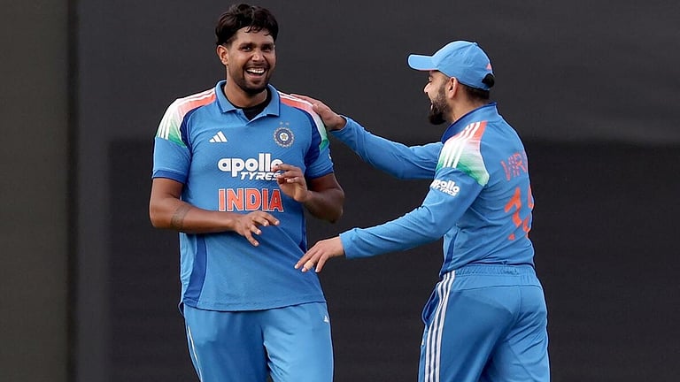 பந்துவீச அதிக நேரம்: இந்தியாவுக்கு அபராதம்