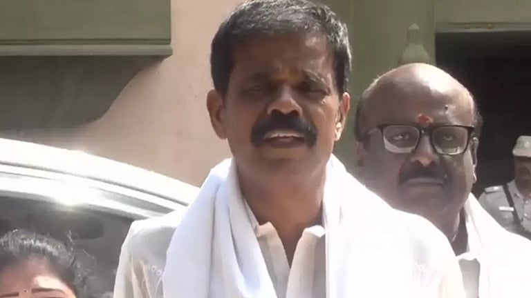 “நிலவு ஒருநாள் அமாவாசையாக மாறும்” - திமுகவில் இணைந்தபின் விஜய்யை விமர்சித்த பி.டி.செல்வகுமார்