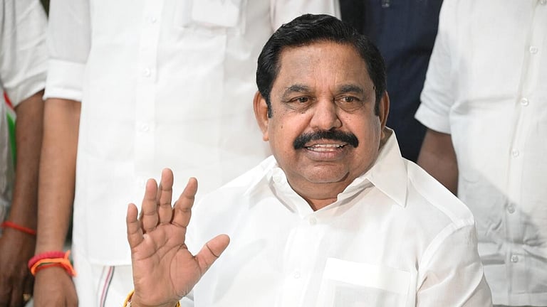 அதிமுகவில் டிச.15-ல் விருப்ப மனு விநியோகம் தொடக்கம்