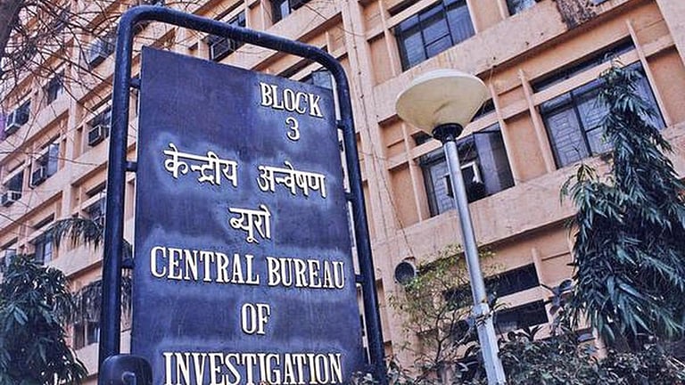 ரூ.1,000 கோடி முதலீட்டு மோசடி - 2 சீனர்கள் மீது சிபிஐ வழக்கு பதிவு