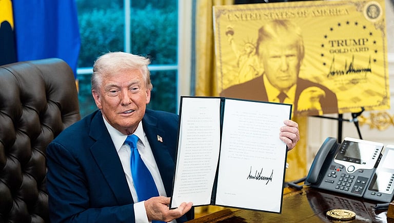 ரூ.9 கோடி​யில் அமெரிக்க குடியுரிமை பெறலாம்: கோல்டு கார்டு விசா அம்சங்கள்