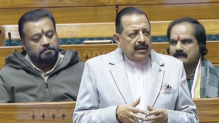 அணுசக்தி துறையில் தனியாரை அனுமதிக்கும் மசோதா: மக்களவையில் நிறைவேற்றம்