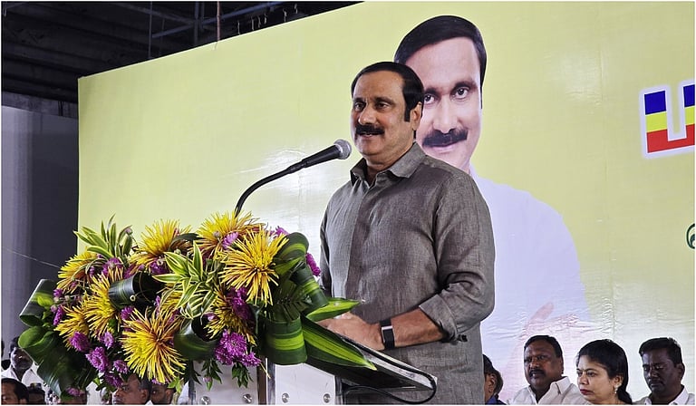 செவிலியர்களை பணி நிரந்தரம் செய்யாததற்கு ஆட்சியாளர்களின் அதிகார திமிரே காரணம் - அன்புமணி