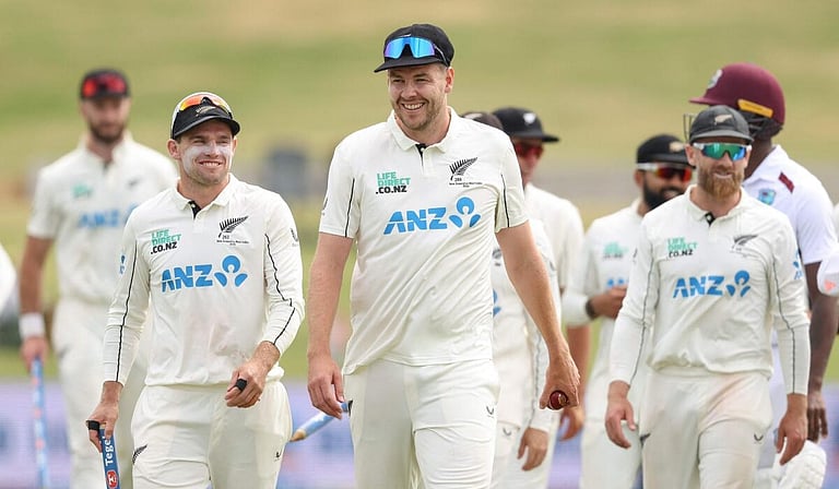 ஜேக்கப் டஃபி அபாரம்: 51 ரன்களுக்கு 10 விக்கெட்டுகளை இழந்து மே.இ.தீவுகள் படுதோல்வி!