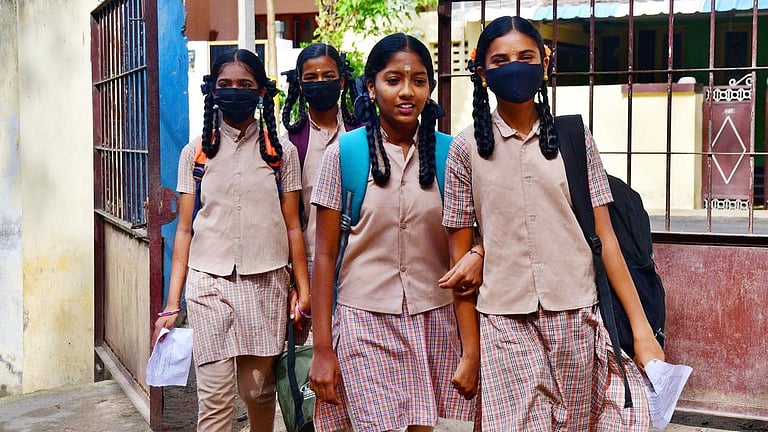 அரையாண்டு விடுமுறை இன்று தொடக்கம்