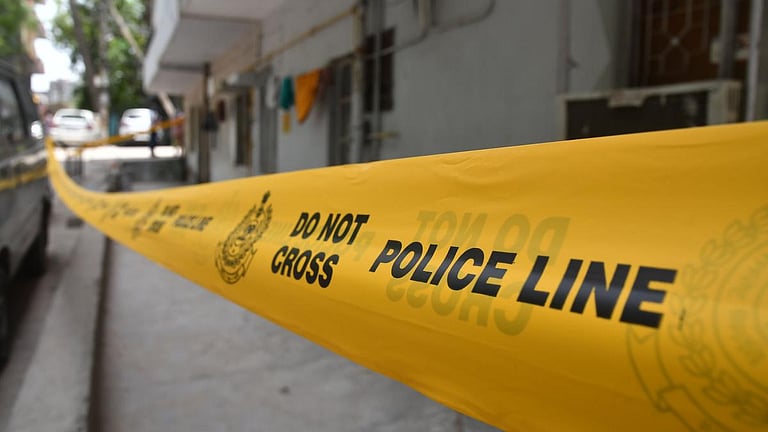 விவாகரத்து நோட்டீஸ் அனுப்பிய மனைவியை சுட்டுக்கொன்ற கணவர்-பெங்களூருவில் அதிர்ச்சி