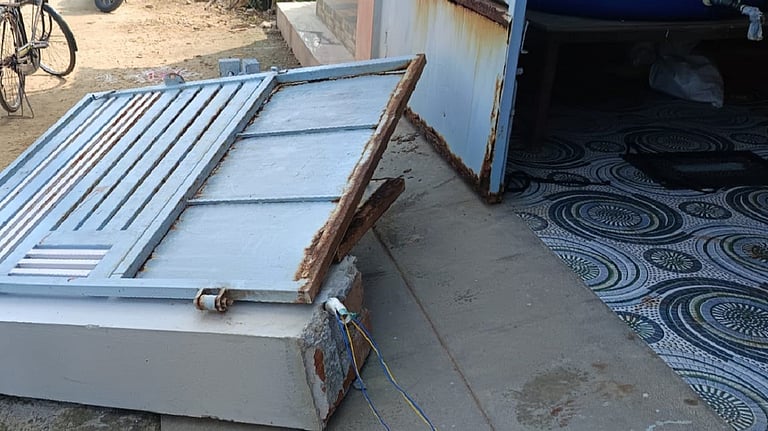 வீட்டின் இரும்பு கேட் பெயர்ந்து விழுந்து 2 சிறுமிகள் உயிரிழப்பு