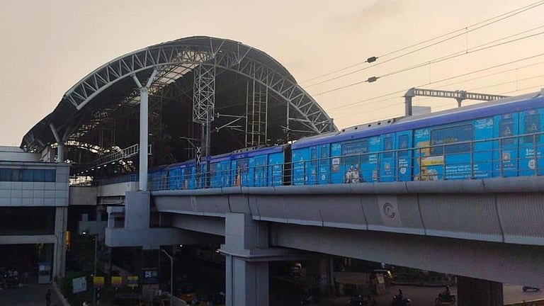 சென்ட்ரலில் - கோயம்பேடு   டூ விமான  நிலைய வழித்தடத்தில் ரயில் சேவை பாதிப்பு