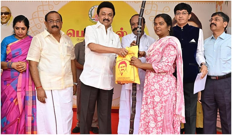 பொங்கல் பரிசுத் தொகுப்புடன் ரூ.3,000 வழங்கப்படும்: முதல்வர் ஸ்டாலின் அறிவிப்பு