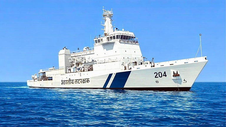 முதல் மாசு கட்டுப்பாட்டு கப்பல் ‘சமுத்திர பிரதாப்’ - நாட்டுக்கு அர்ப்பணித்தார் மத்திய அமைச்சர் ராஜ்நாத் சிங்