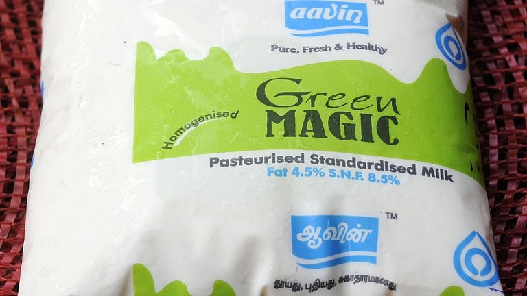 கிரீன் மேஜிக் பால் பாக்கெட் பெயரை மாற்றி விலை உயர்வா? - ஆவின் நிர்வாகம் திட்டவட்டமாக மறுப்பு