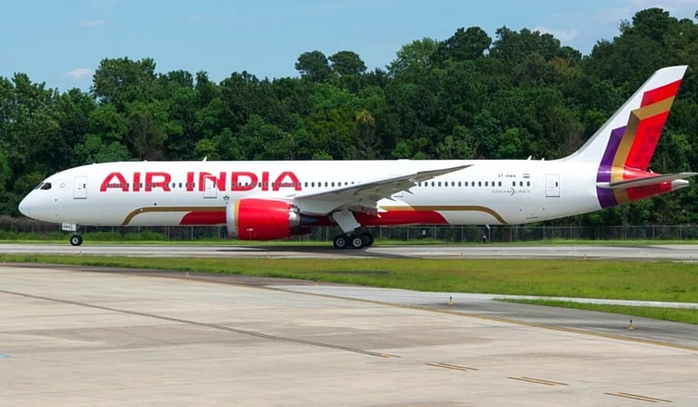 ஏர் இந்தியாவை கைப்பற்றிய பிறகு முதல் ட்ரீம்​லைனர் விமானம் வாங்கியது டாடா குழுமம்