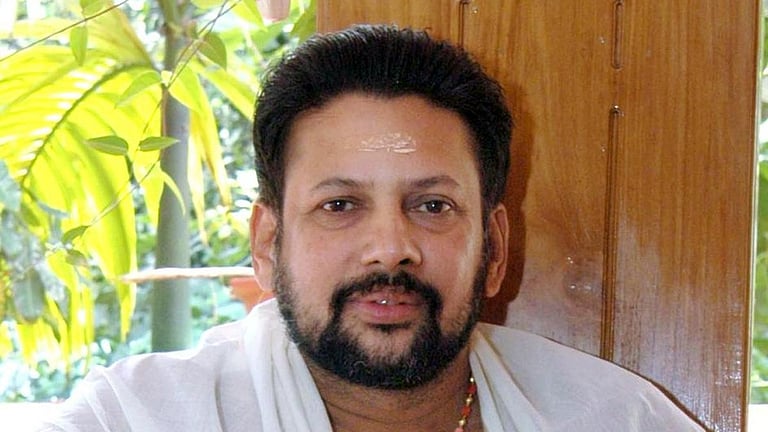 சபரிமலை தங்கம் திருட்டு வழக்கில் தந்திரி கண்டரரு ராஜீவரு கைது