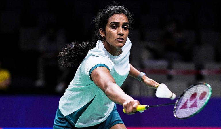 மலேசிய ஓபன் பாட்மிண்டன் அரையிறுதியில் சிந்து!