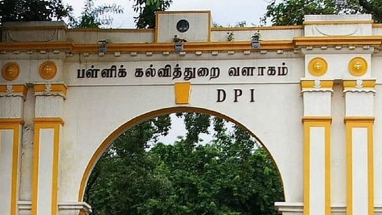 1,036 தலைமை ஆசிரியர் பணியிடங்களை நிரப்பாதது ஏன்? - தமிழக பள்ளிக் கல்வித் துறை விளக்கம்