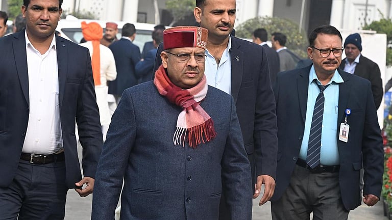 டெல்லி அமைச்சர் கபில் மிஸ்ரா மீது வழக்கு: 3 பஞ்சாப் போலீஸ் அதிகாரிக்கு டெல்லி சபாநாயகர் நோட்டீஸ்