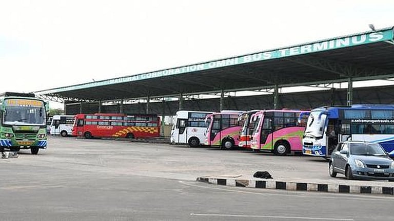 ஆம்னி பேருந்துகளில் அதிக கட்டணம்: புகார் தெரிவிக்க உதவி எண்கள் அறிவிப்பு