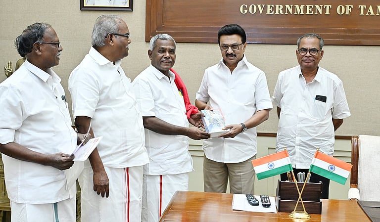 புதிய ஓய்வூதியத் திட்டம்: முதல்வர் ஸ்டாலினை சந்தித்து பெ.சண்முகம் நன்றி!