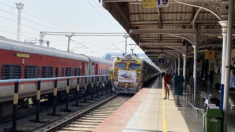 தமிழகம் முழுவதும் 35 ரயில்களுக்கு கூடுதல் நிறுத்தம் - விரைவில் வெளியாகிறது அறிவிப்பு