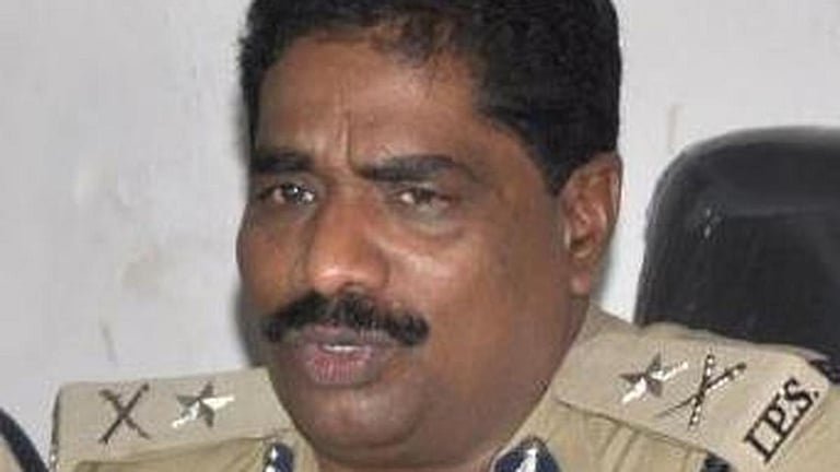 அலுவலகத்தில் பெண்ணுடன் நெருக்கம்: கர்நாடக டிஜிபி ராமசந்திர ராவ் சஸ்பெண்ட்!