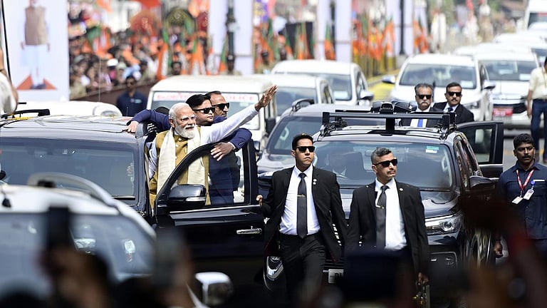 பிரதமர் வருகைக்கு பிளக்ஸ்போர்டு: சொந்த கட்சிக்கே அபராதம் விதித்தது திருவனந்தபுரம் மாநகராட்சி