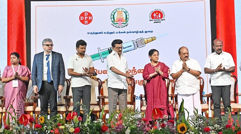 கருப்பைவாய் புற்றுநோயை தடுக்க பள்ளி மாணவிகளுக்கு தடுப்பூசி - ஸ்டாலின் தொடங்கி வைப்பு