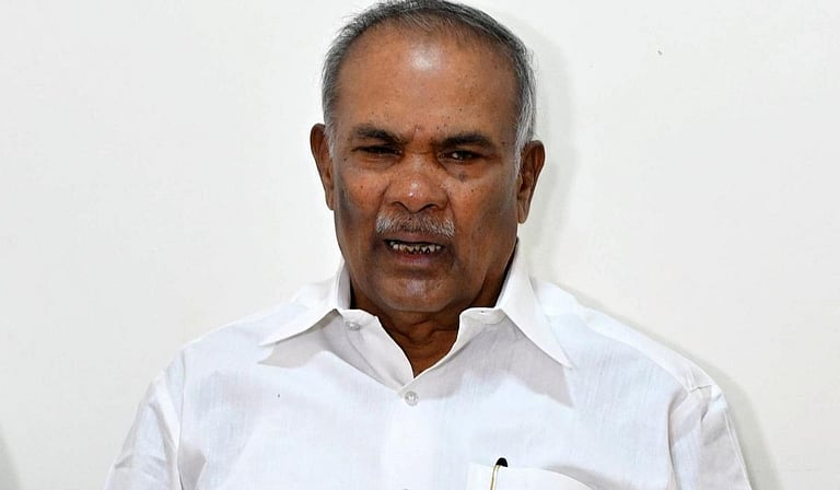 “திரையில் நடித்த விஜய் அரசியலில் மோடியுடன் இணைந்து நடிக்கிறார்” - சபாநாயகர் அப்பாவு