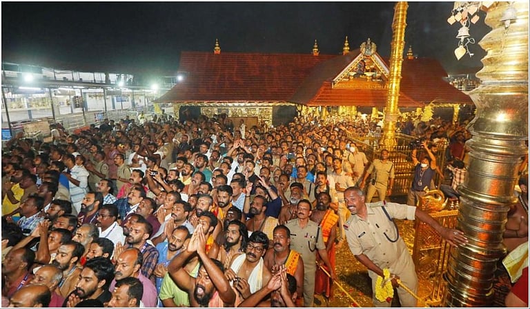 மகரவிளக்கு பூஜைக்காக சபரிமலை கோயில் திறப்பு