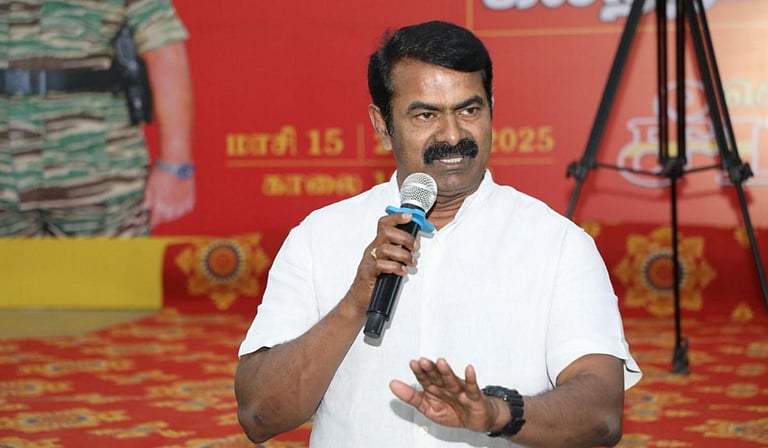 “மெட்ரோ ரயில் தூண்களால் நெரிசல் உண்டாகிறது” - சீமான்
