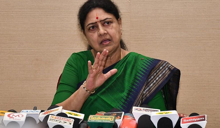 “திமுக அரசுக்கு முடிவு கட்டுவதே எங்கள் வேலை” - புத்தாண்டில் சசிகலா சபதம்