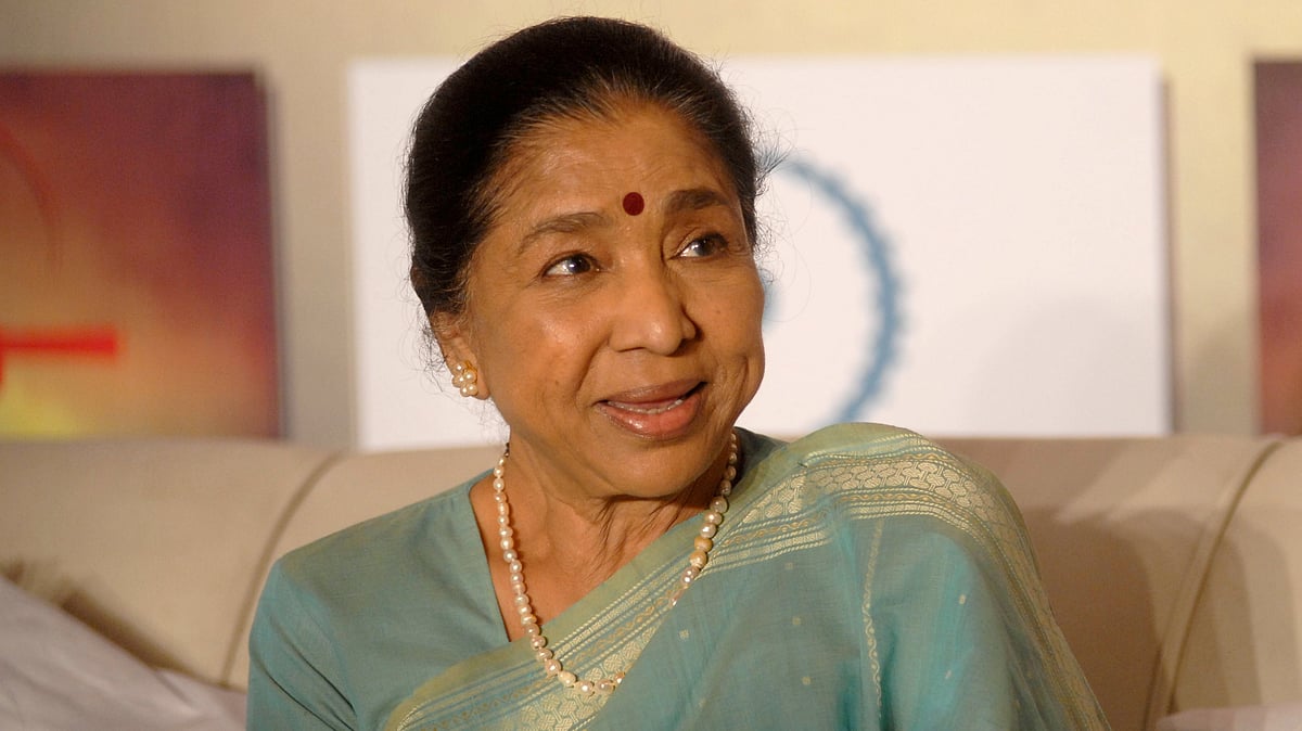 Legendary Singer Asha Bhosle Passes Away at 92